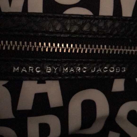 Marc Jacobs Leather Shoulder Bag w Matching Wallet - Picture 3 of 5